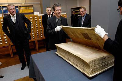 Рукописна біблія Сатани створена на рубежі XII-XIII століть