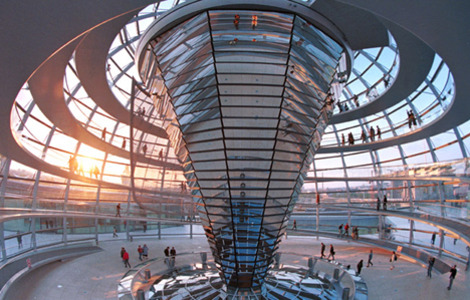 Символ нової Німеччини - скляний купол Рейхстагу (Reichstag)