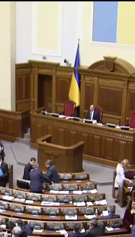 Зараз лідером президентського рейтингу залишається Юлія Тимошенко, а чинний глава держави Петро Порошенко випав з першої п'ятірки