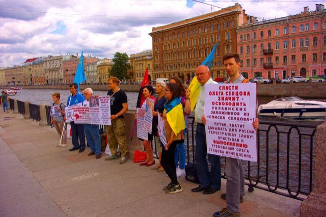 18 серпня (97 день) -   на підтримку Сенцова пройшли акції в російських містах   Москві і Санкт-Петербурзі