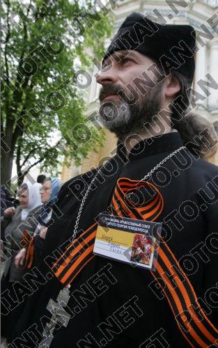 А ось наш фігурант   бере участь   в імперському «православно-патріотичному ході», організованої ВГО «Православний вибір» (керівник - відомий імперец Юрій Єгоров) на території Києво-Печерської лаври (6 травня 2010 року)