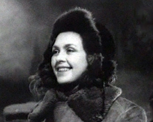 У 22 роки, зігравши головну роль у фільмі Юлія Райзмана Машенька, вона стала не тільки лауреатом Сталінської премії, а й улюбленицею всієї країни