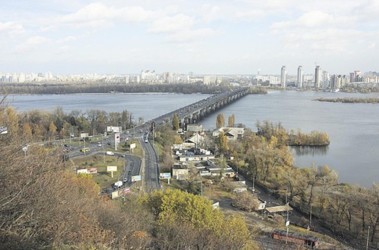 12 листопада 2010, 18:57 Переглядів:   Вид на Київ з Красного двору - найновішою оглядового майданчика столиці