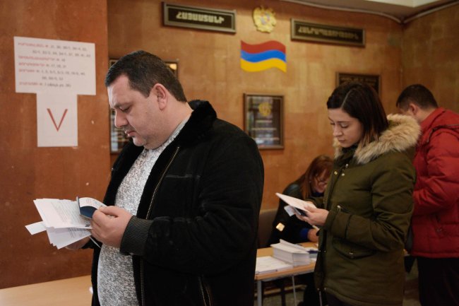 Щоб отримати необхідну для здійснення реформ підтримку нацзборів, Пашинян ініціював дострокові вибори в парламент
