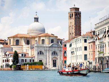 Палац розташовується за адресою San Marco 1, Piazzetta San Marco, 2, вхід з боку лагуни