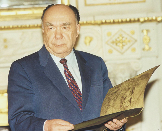 Через деякий час, Володимир Олександрович знову доповів Горбачову про те, що по лінії розвідки і контррозвідки надійшли важливі матеріали про зміст його переговорів з президентом Бушем-старшим на Мальті в грудні 1989 року